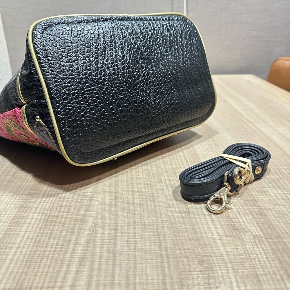 Vintage Nas multi color and designed leather purse with removable strap - Picture 8 of 12